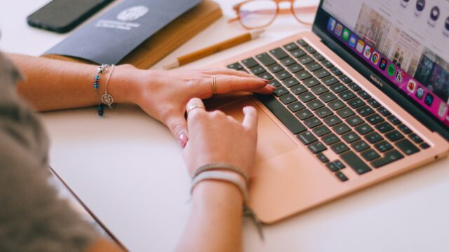 swello-YBCHCbVoLiU-unsplash